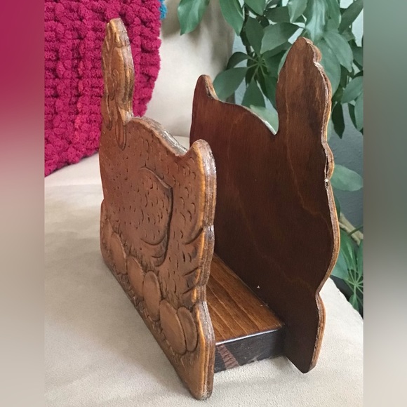 Vintage Wood Nesting Hen Napkin Holder - Picture 4 of 4